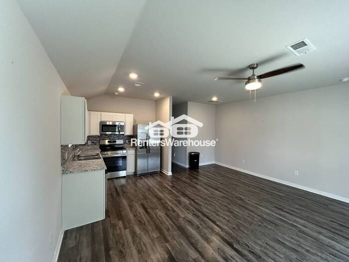 593 Savannah St - Photo 4 of 15