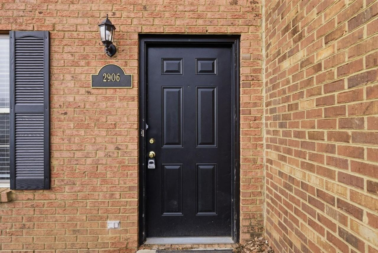 2906 Blairdon Cir - Photo 3 of 11