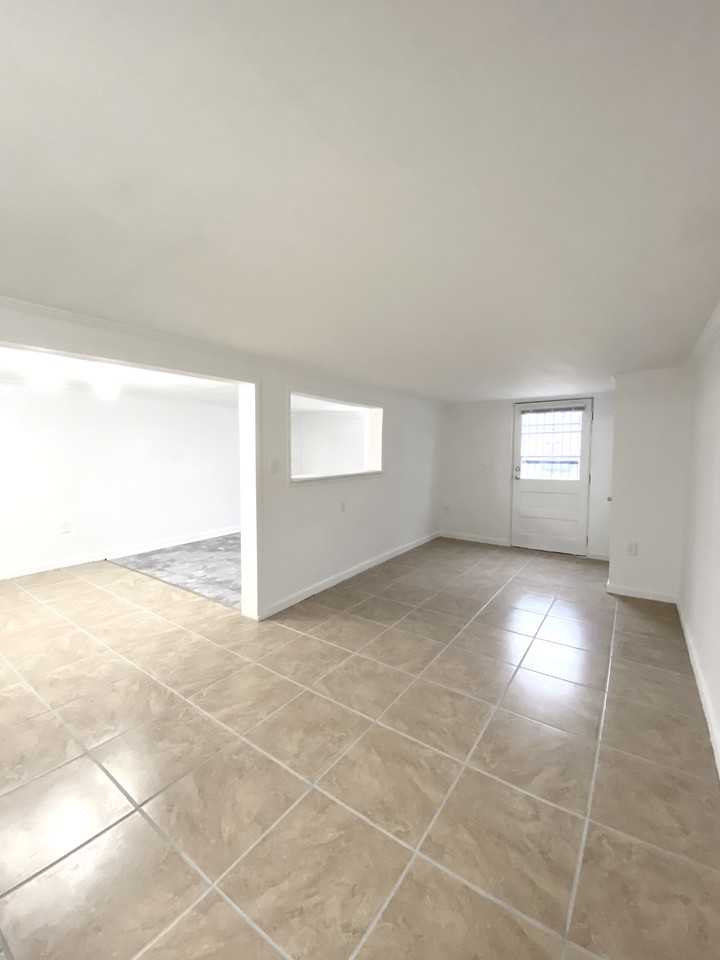 314 Glyndon Ave - Photo 3 of 12