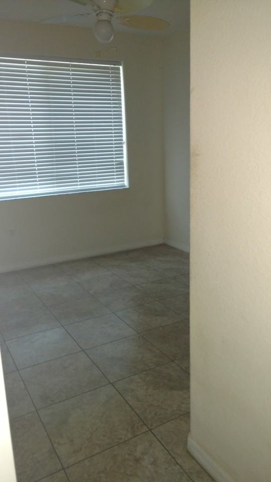 1712 Ne 9th Dr #NA - Photo 2 of 21