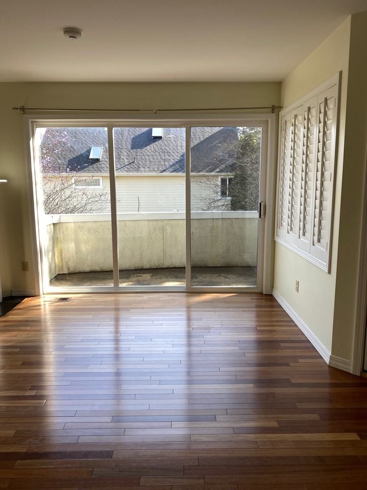 7323 Old Redmond Rd #D8 - Photo 5 of 29