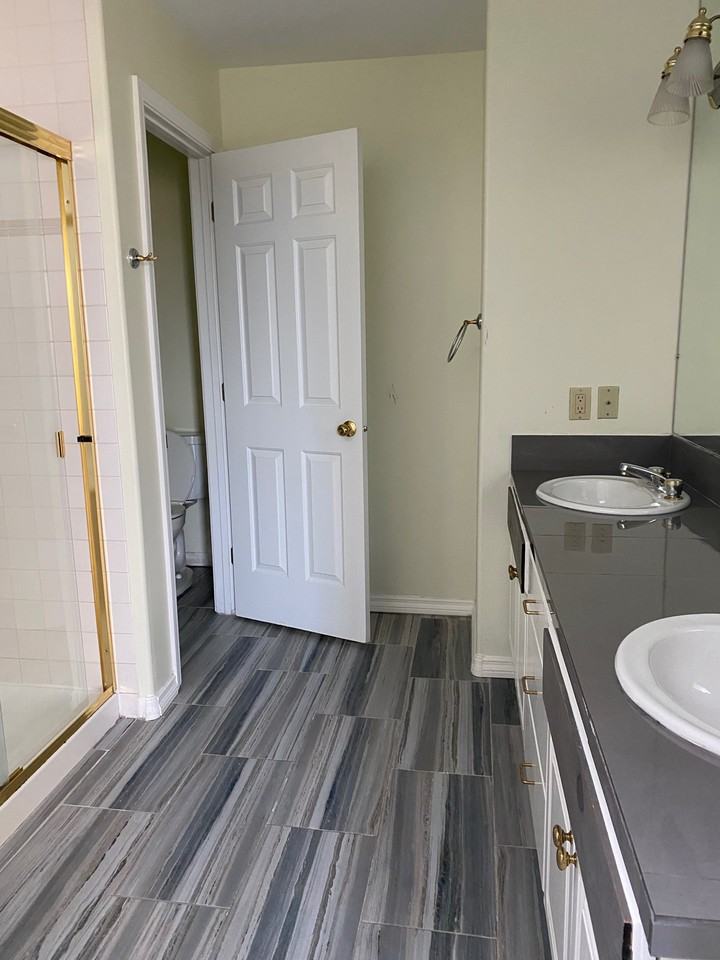 7323 Old Redmond Rd #D8 - Photo 6 of 29