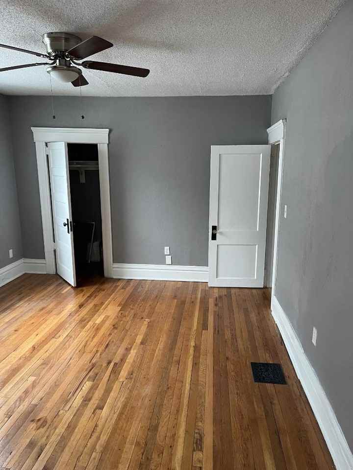 4105 Oak Street - Photo 3 of 7