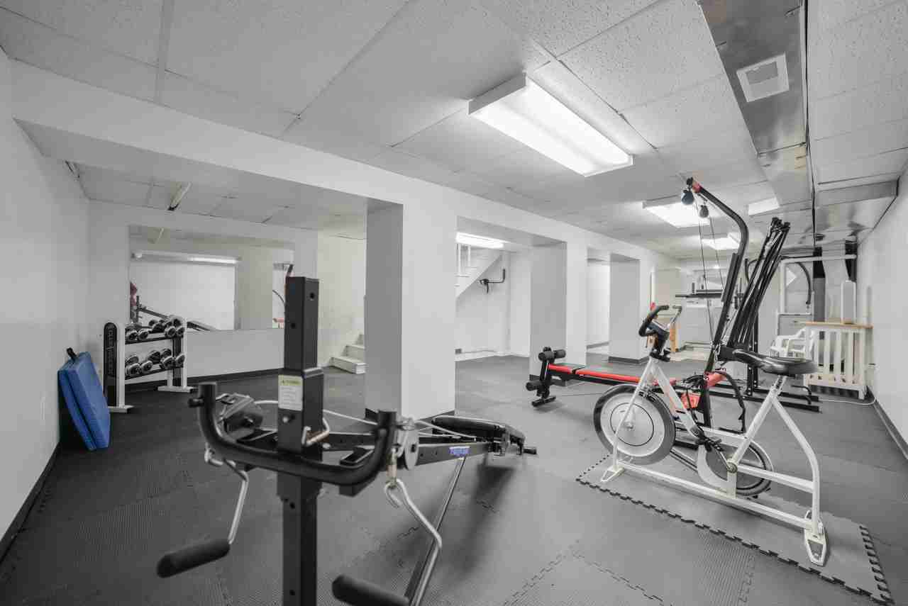 235 S Spanish St - Photo 5 of 16