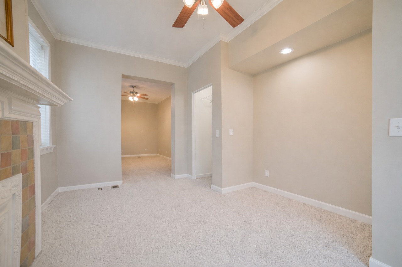 235 S Spanish St - Photo 6 of 16