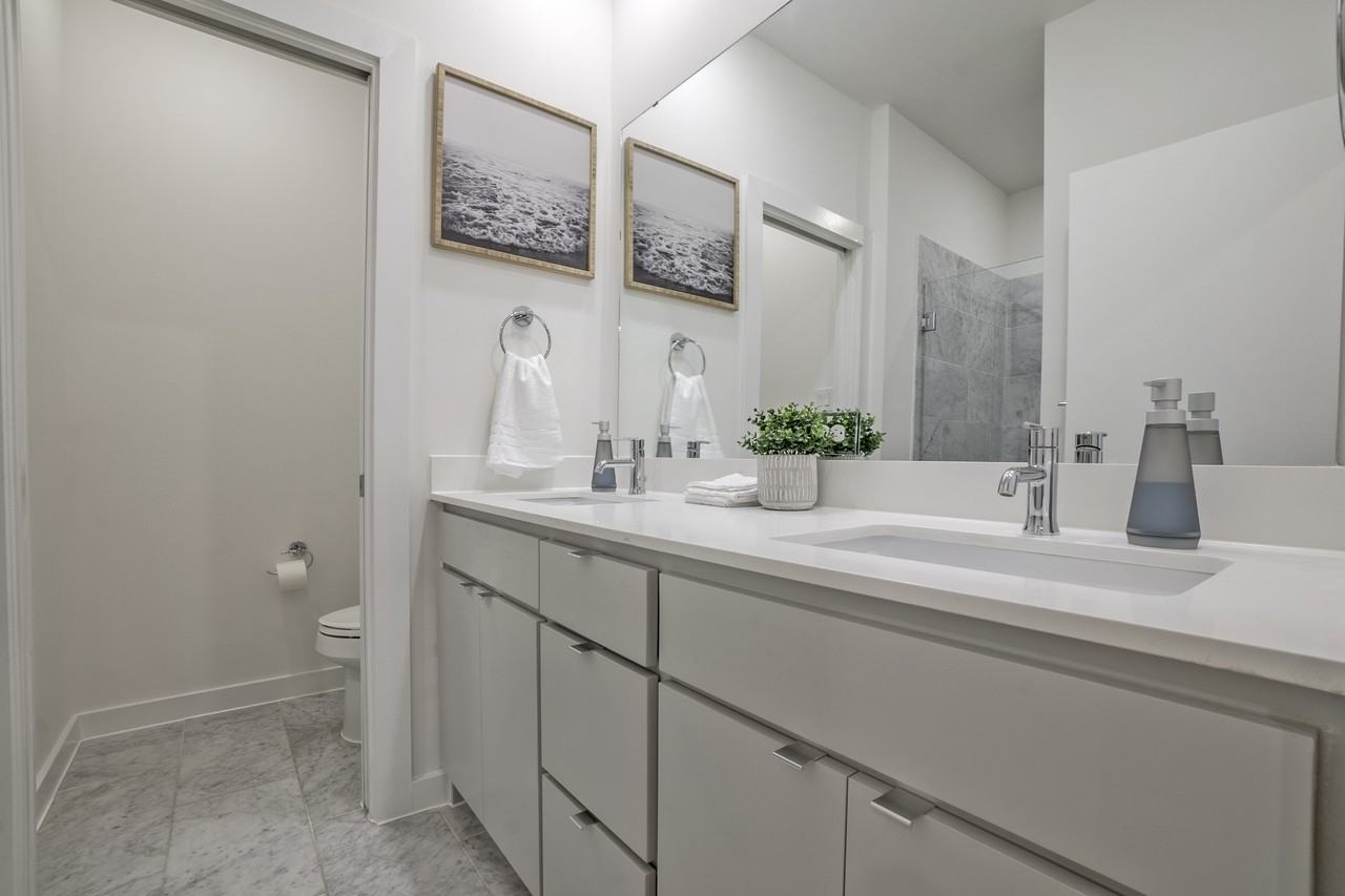 5002 San Jacinto St #202 - Photo 2 of 8