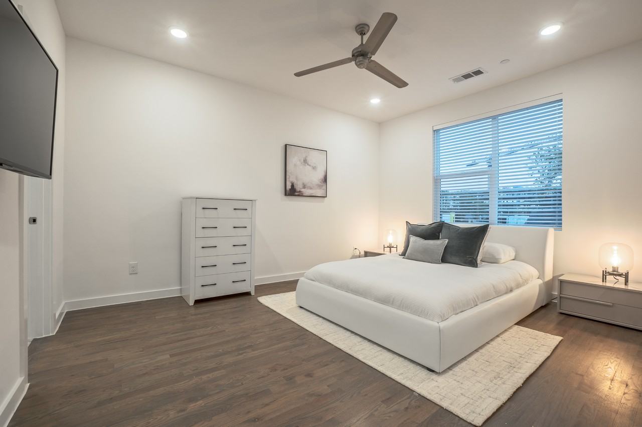 5002 San Jacinto St #202 - Photo 3 of 8