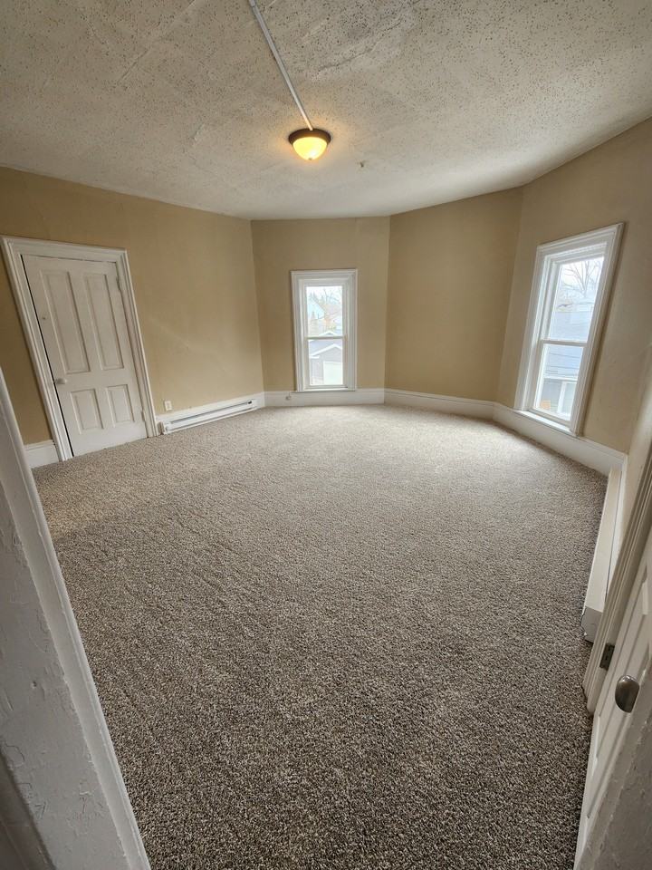 222 W High St #2 - Photo 4 of 11