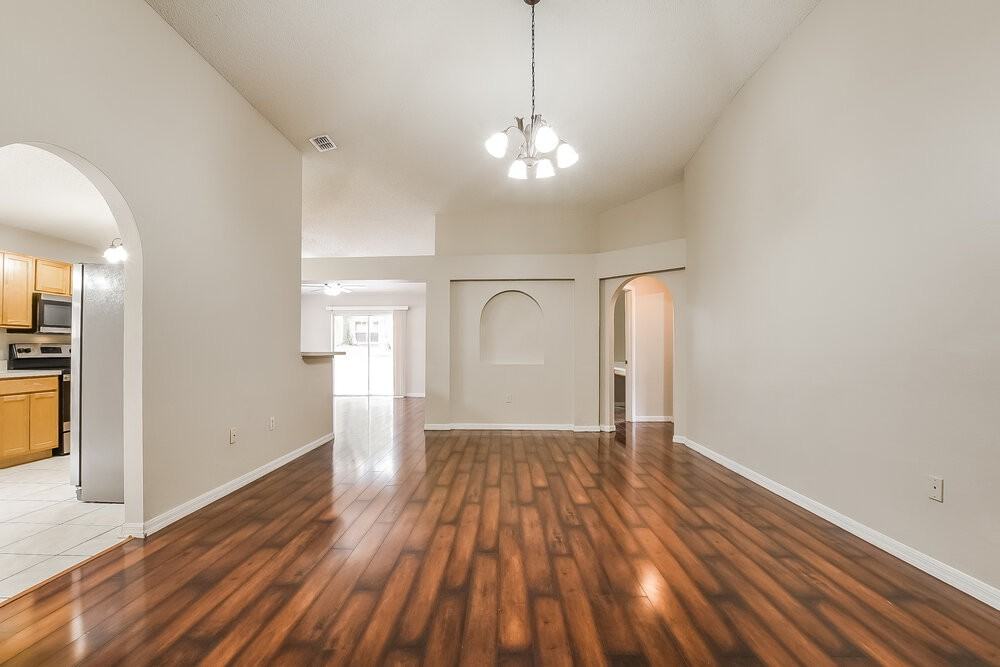 762 Welch Hill Cir - Photo 3 of 16