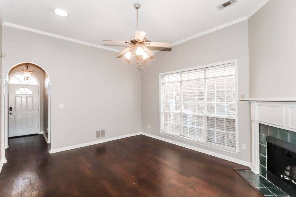 622 Ashley Glen Cir W - Photo 5 of 16