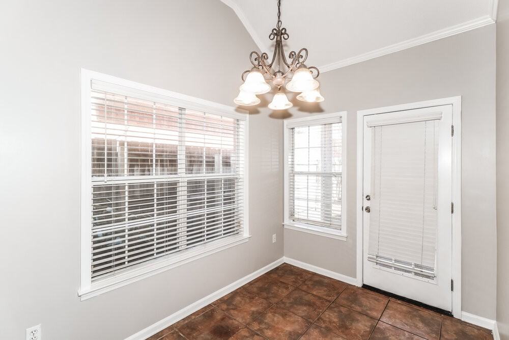 622 Ashley Glen Cir W - Photo 6 of 16