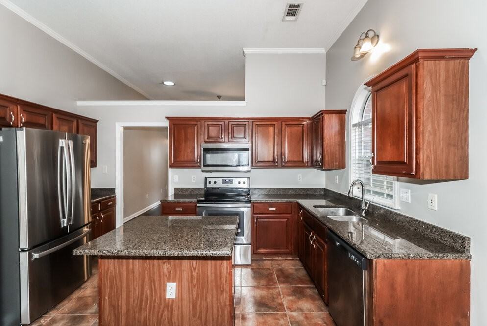 622 Ashley Glen Cir W - Photo 7 of 16