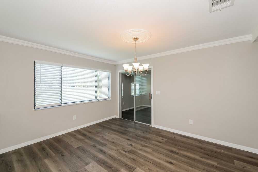 5362 Trekell St - Photo 5 of 16