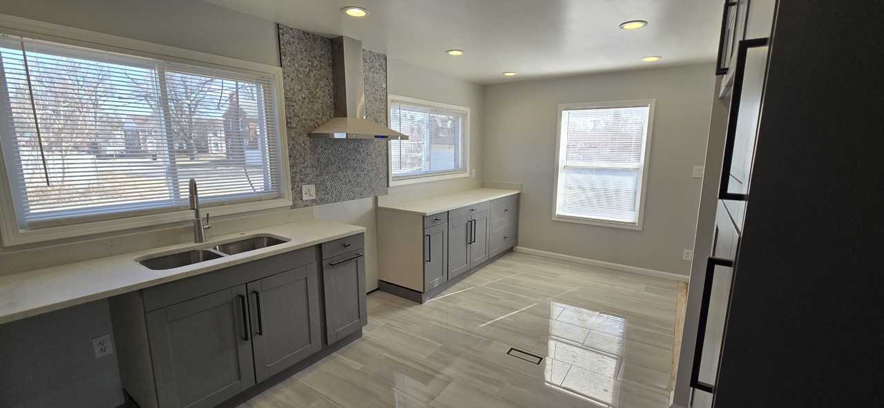 15800 Whitcomb St #NA - Photo 4 of 15