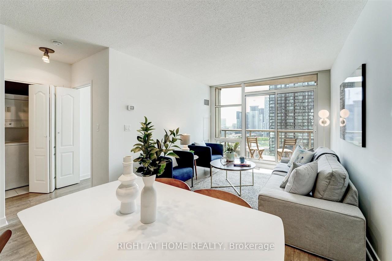 10 Navy Wharf Court #2001 - Photo 6 of 17