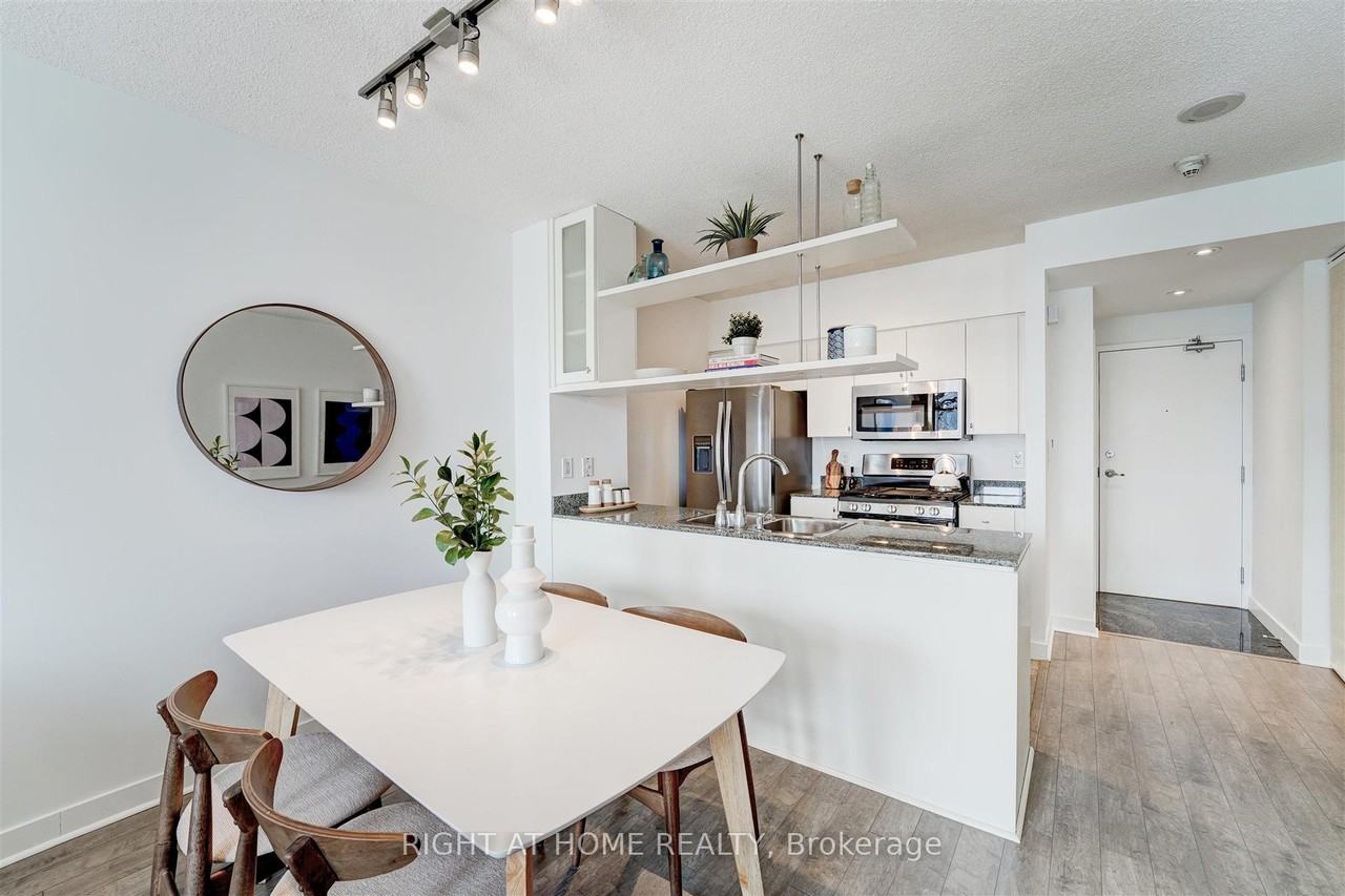 10 Navy Wharf Court #2001 - Photo 3 of 17