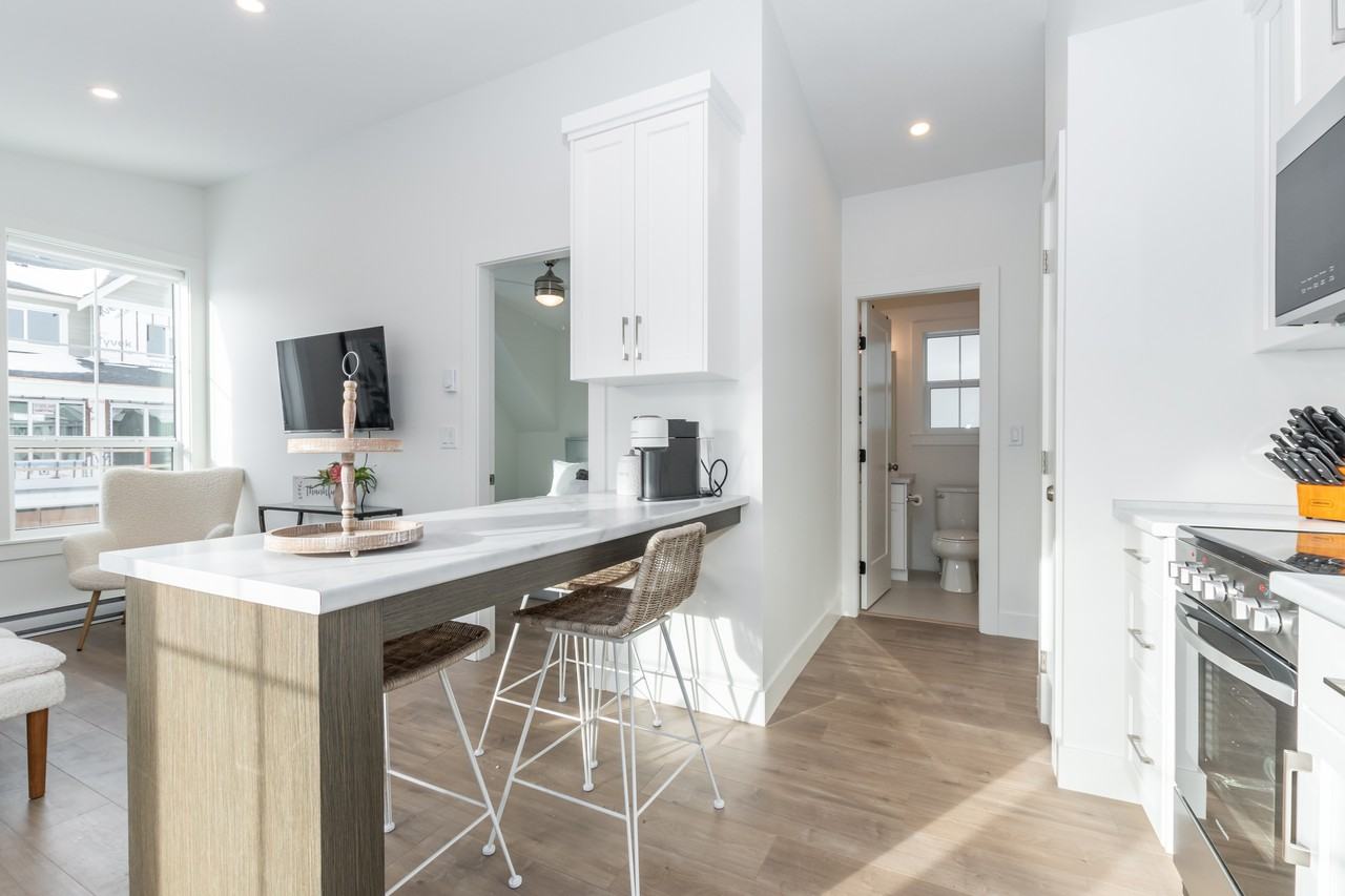 7843 Cedarbrook Road - Photo 7 of 19