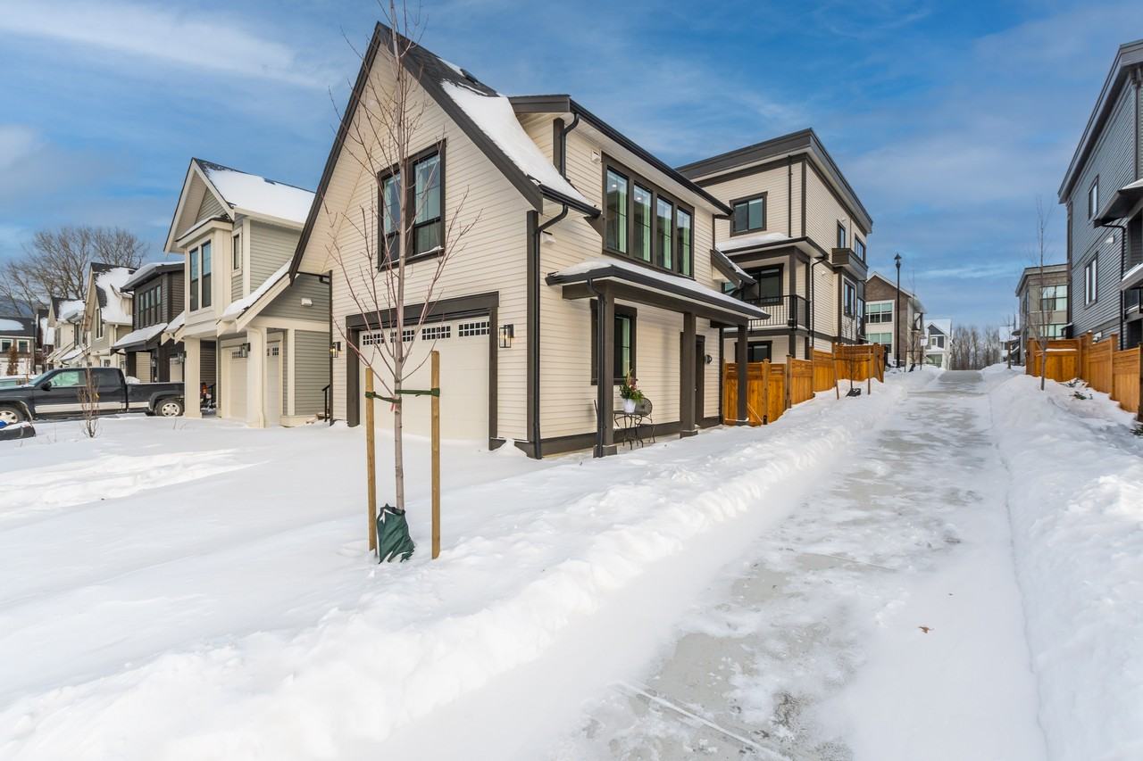 7843 Cedarbrook Road - Photo 3 of 19