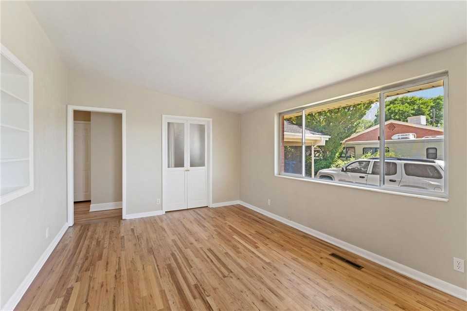 4243 S Lynne Ln - Photo 4 of 17