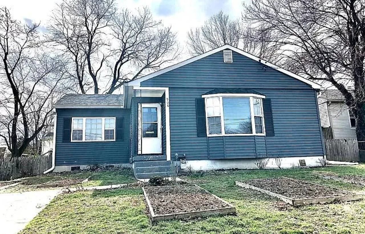 908 Carroll Ave - Photo 2 of 9