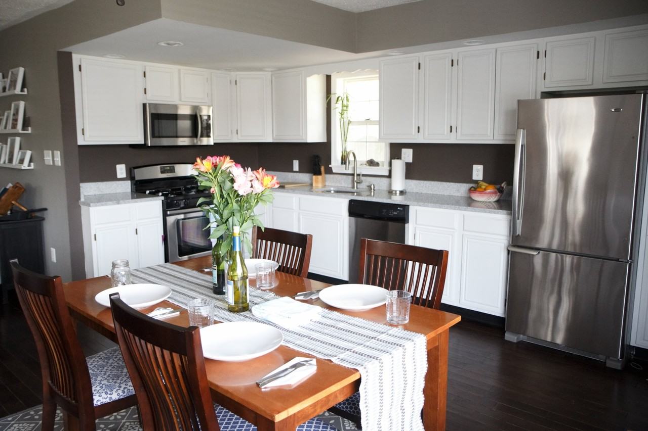 908 Carroll Ave - Photo 6 of 9