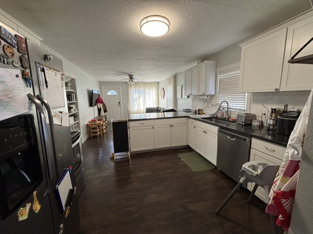 560 4th St - Photo 5 of 10