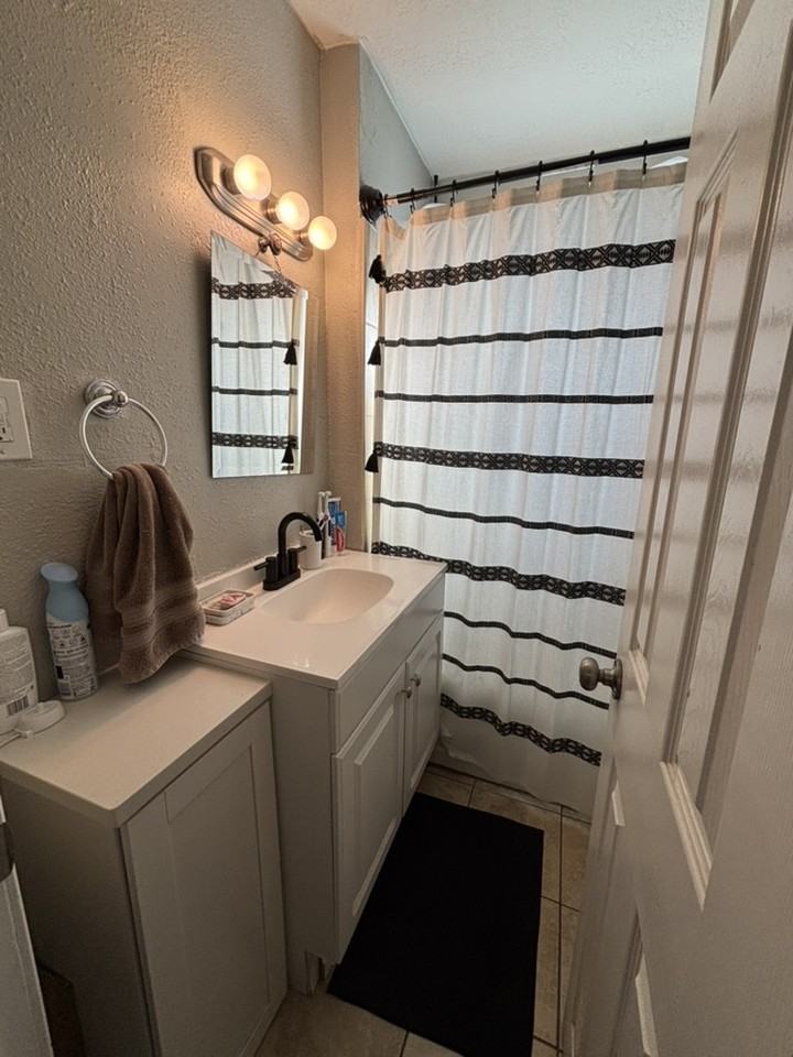 560 4th St - Photo 7 of 10