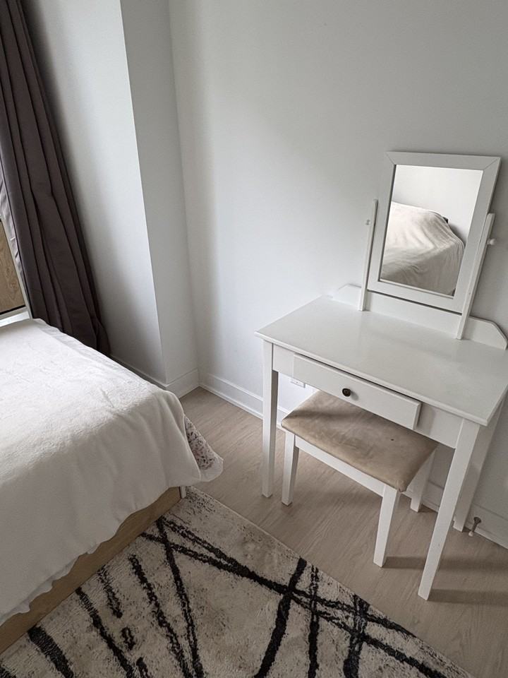 47 Mutual St - Photo 3 of 20