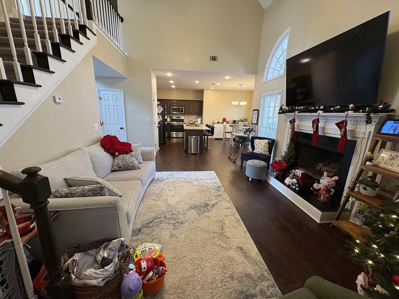 553 Mountain Oaks Pkwy - Photo 3 of 20