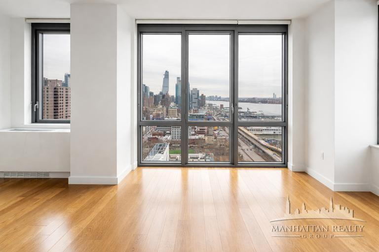 W 57th St #826 - Photo 2 of 15