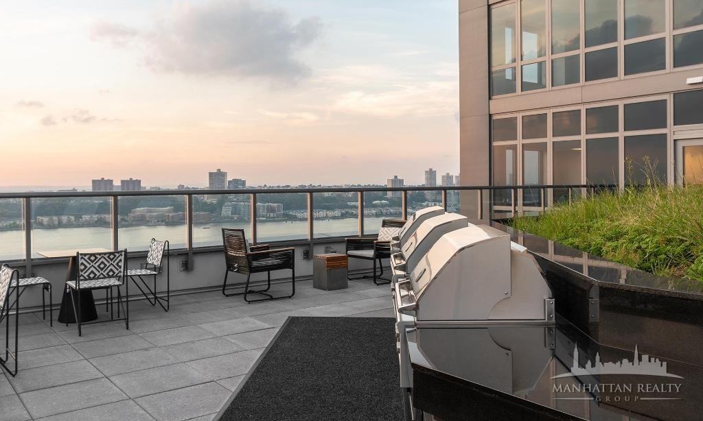 W 57th St #826 - Photo 6 of 15