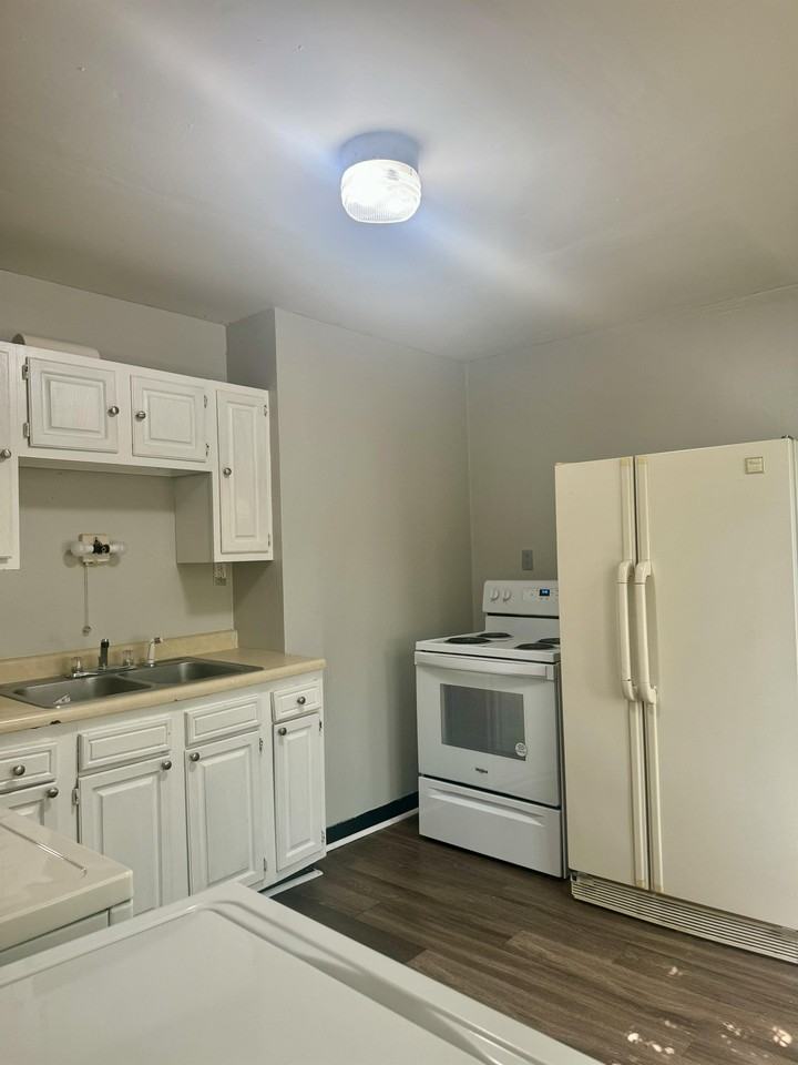 1601 6th Ave #1 - Photo 3 of 8