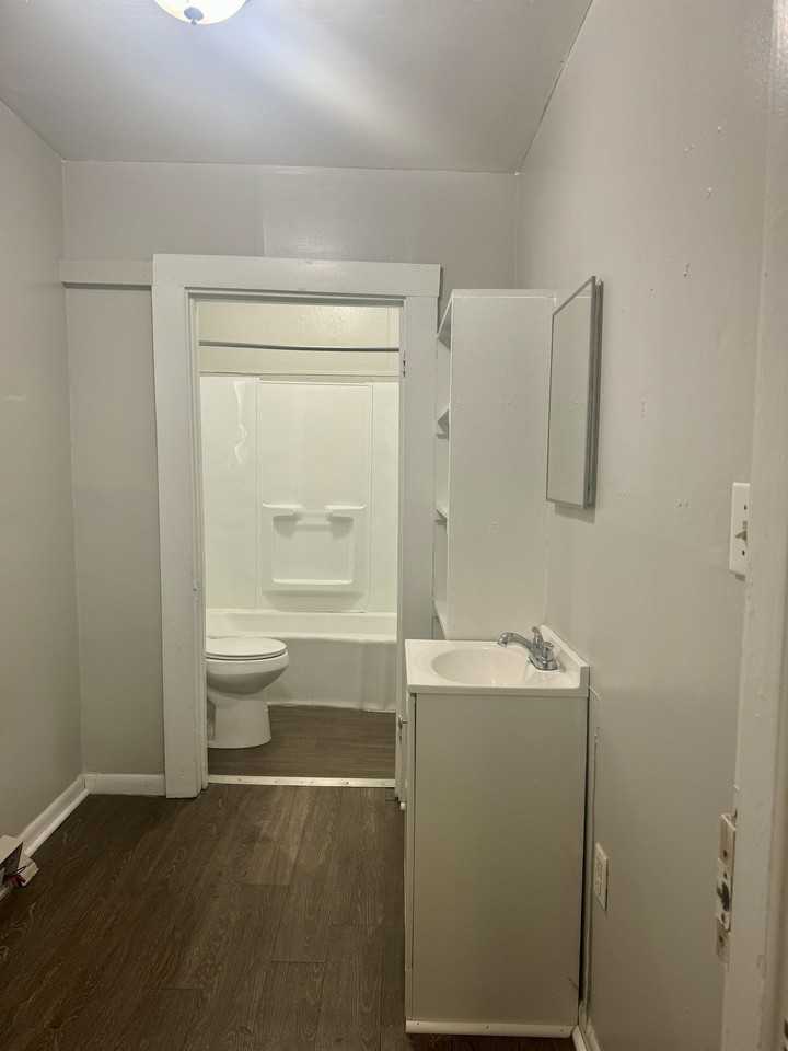 1601 6th Ave #1 - Photo 5 of 8