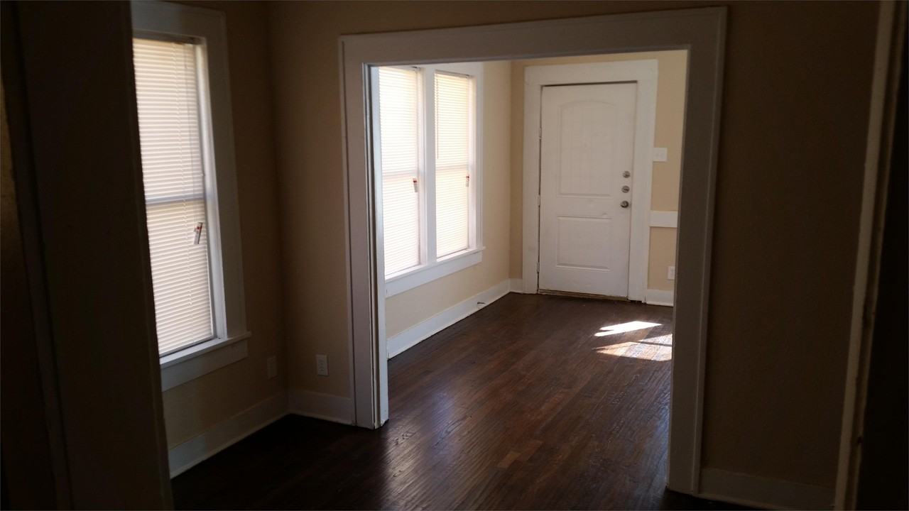 3725 Avenue K #1 - Photo 3 of 5