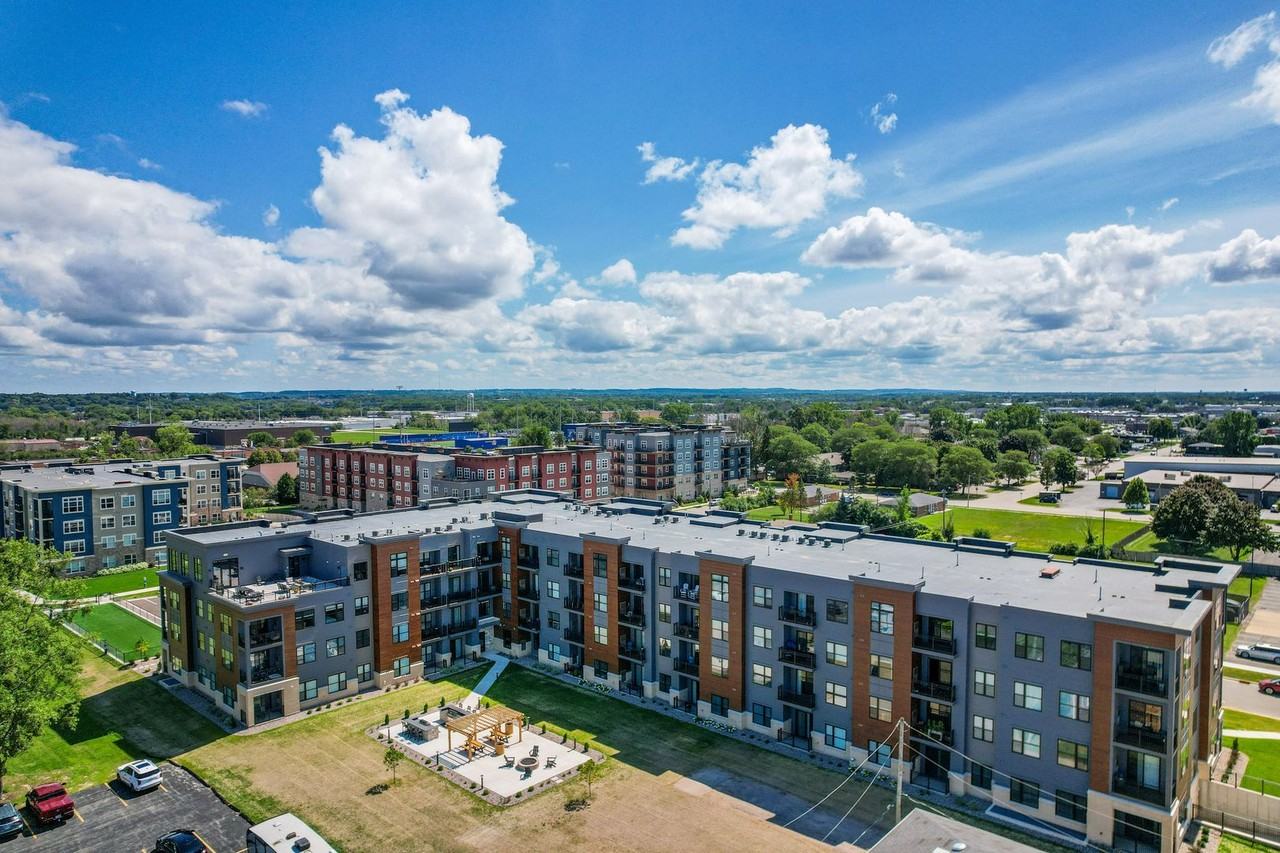 ELEMENT Apartments IV - Photo 5 of 7