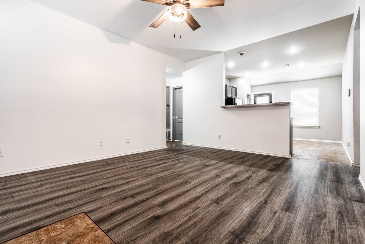 4501 Wagner Lake Dr #1 - Photo 3 of 15