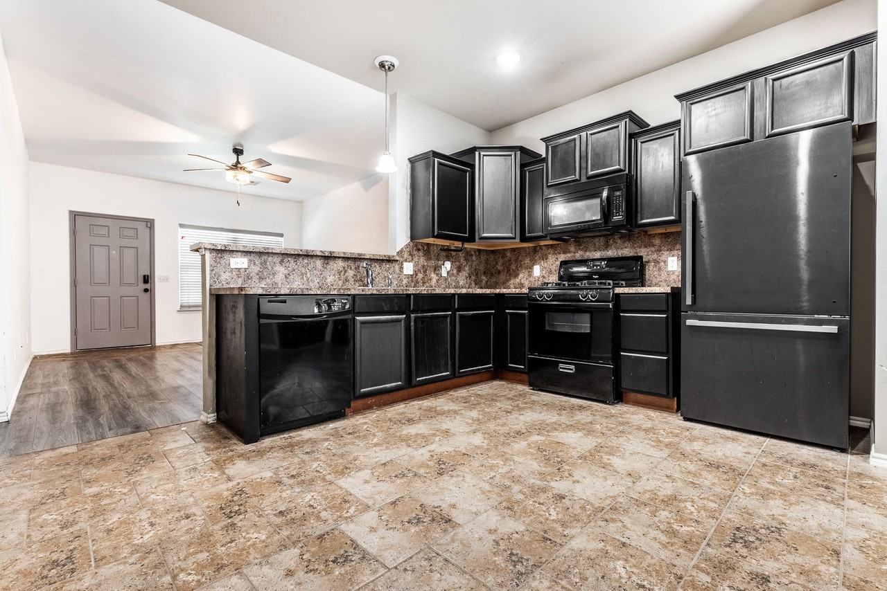 4501 Wagner Lake Dr #1 - Photo 5 of 15