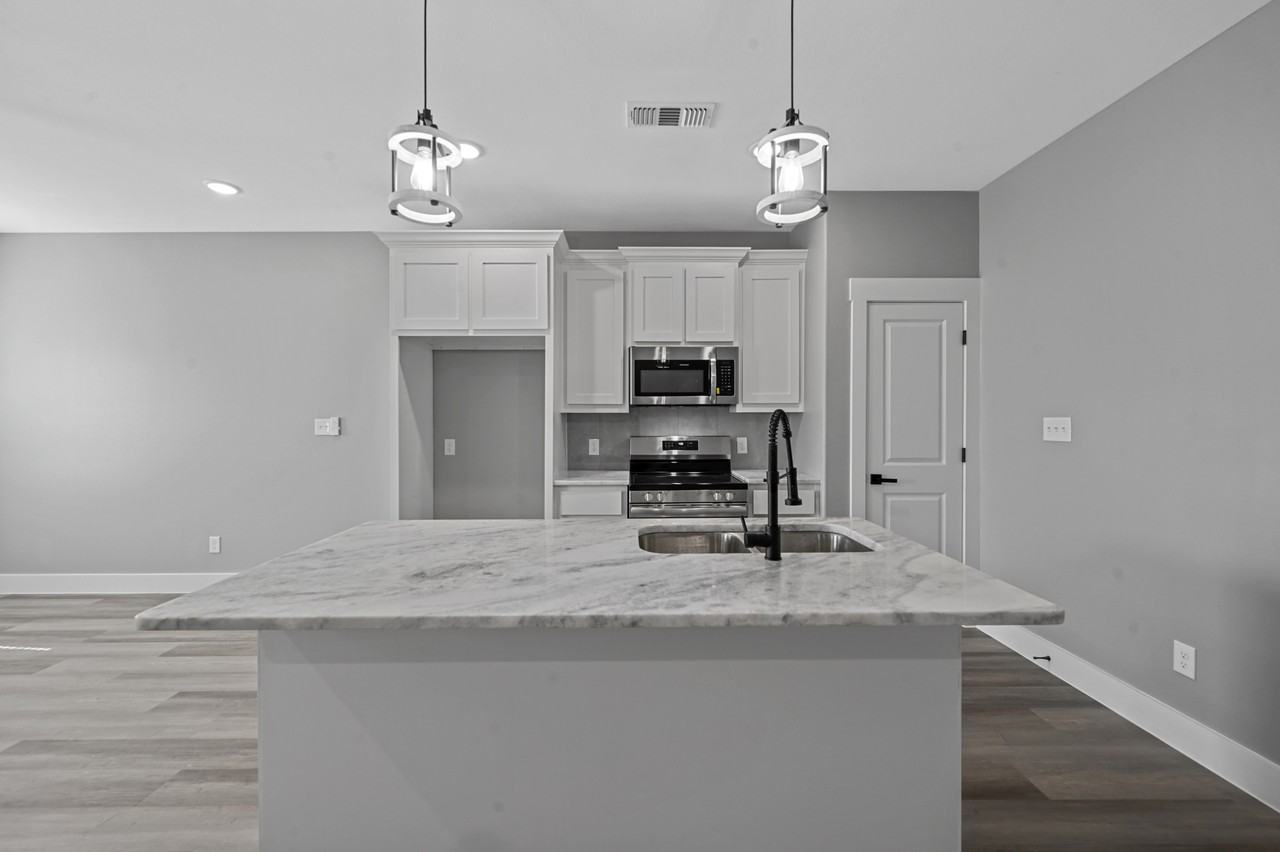 527 W Walker St #1 - Photo 6 of 22