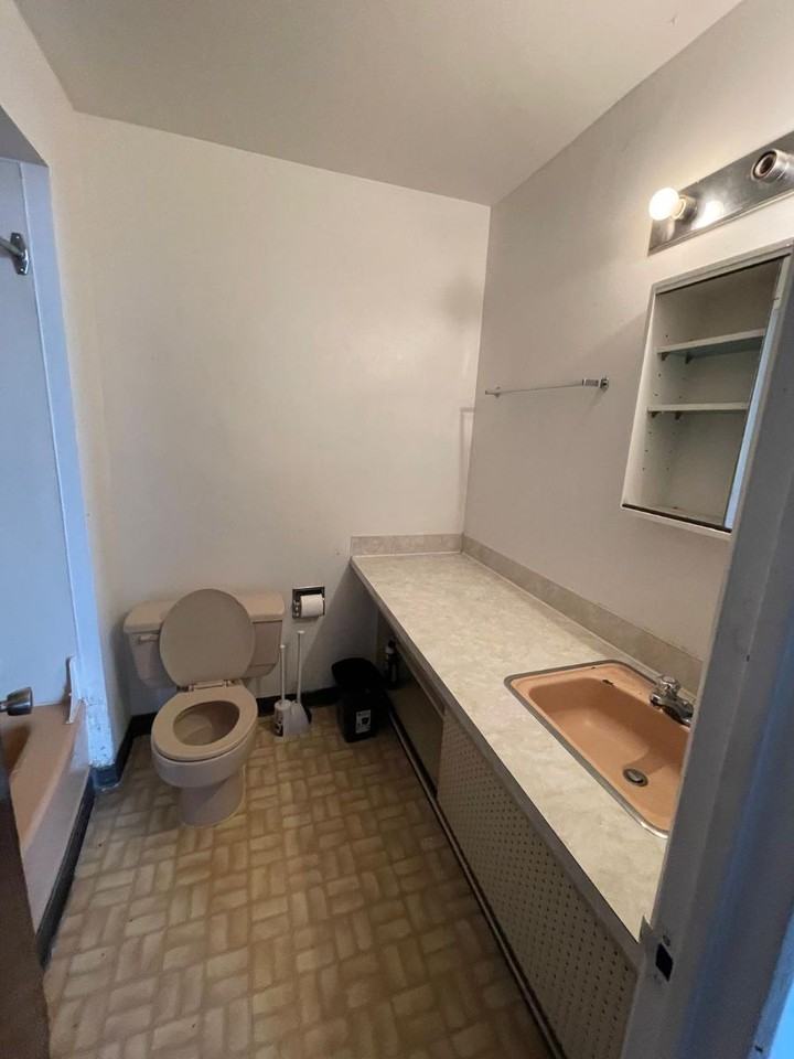 711 Queens Avenue #305 - Photo 4 of 8