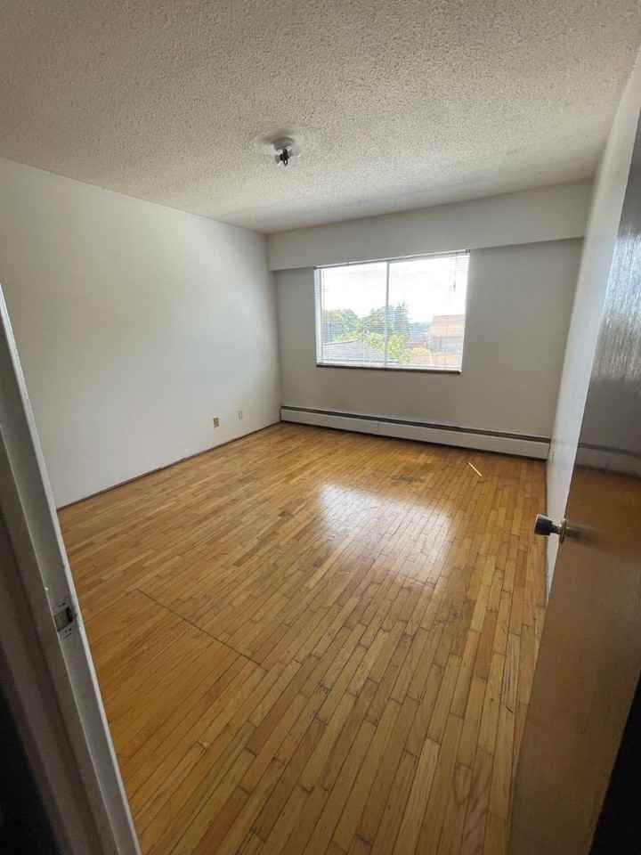 711 Queens Avenue #305 - Photo 7 of 8