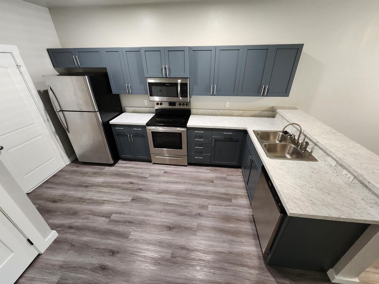 422 E 13th St #1 - Photo 6 of 15