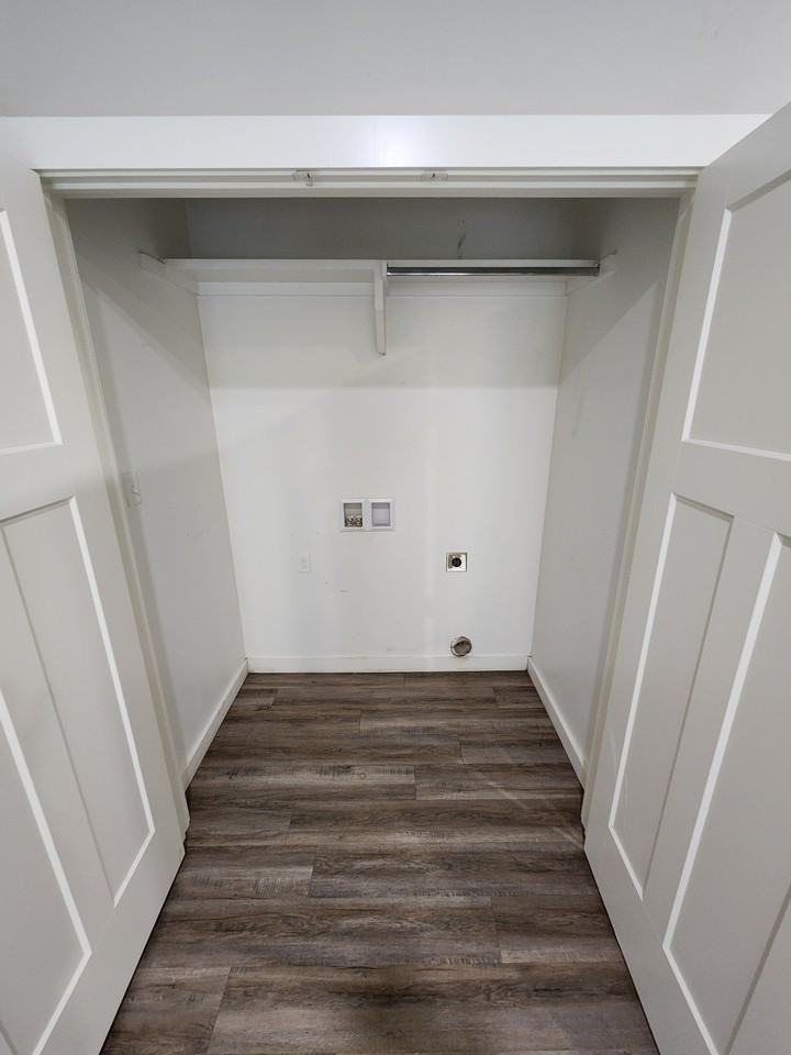 417 E 13th St #1 - Photo 5 of 12