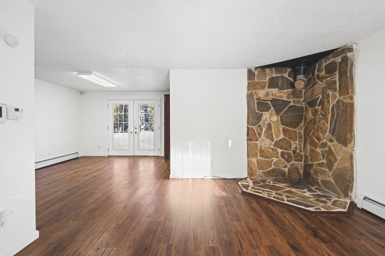 942 Ridgetop Rd #1 - Photo 2 of 18