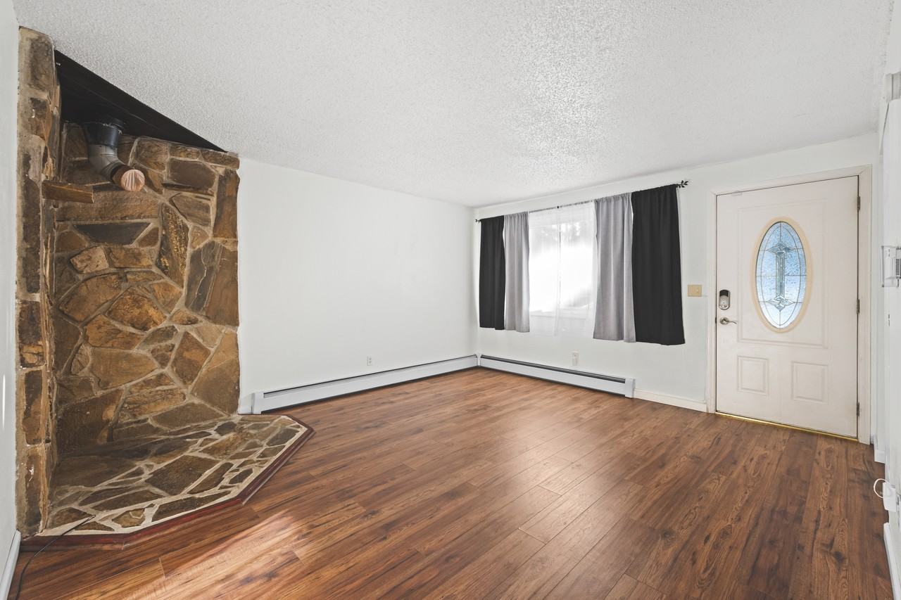 942 Ridgetop Rd #1 - Photo 3 of 18