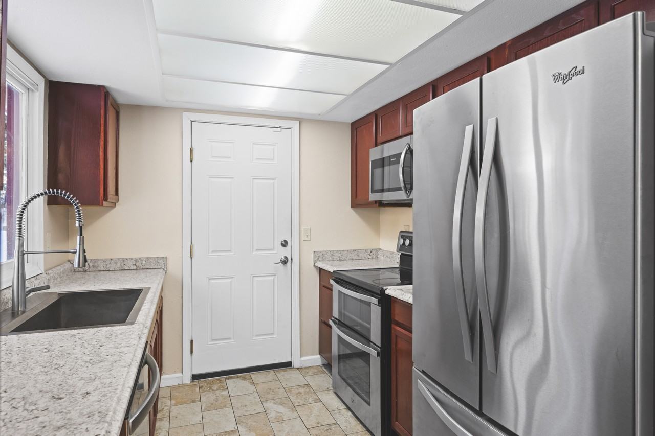 942 Ridgetop Rd #1 - Photo 6 of 18