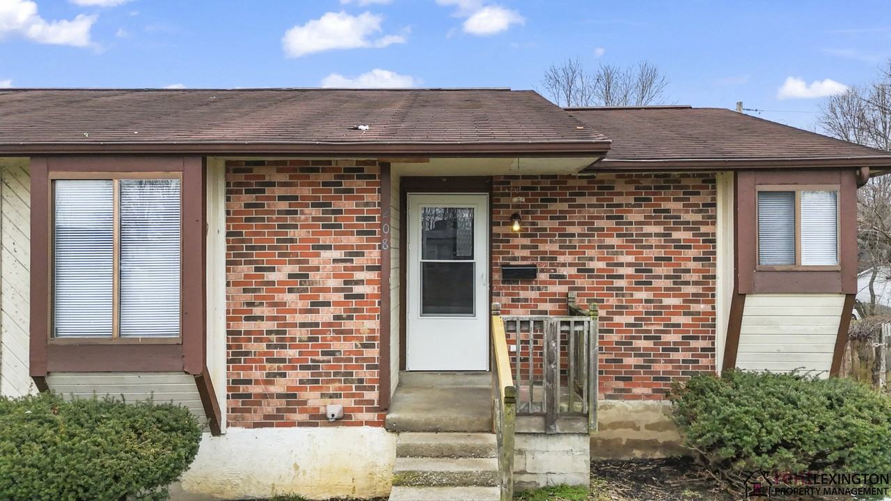 208 Grayson Ct #1 - Photo 2 of 32