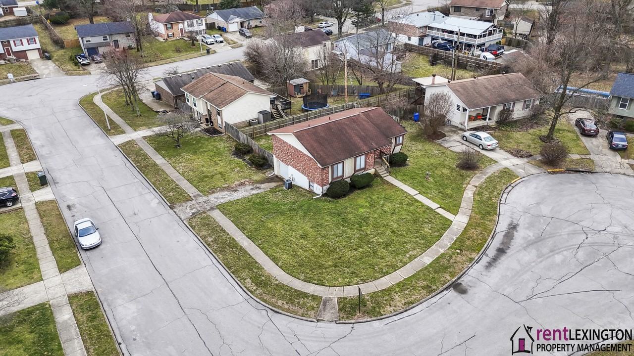 208 Grayson Ct #1 - Photo 3 of 32