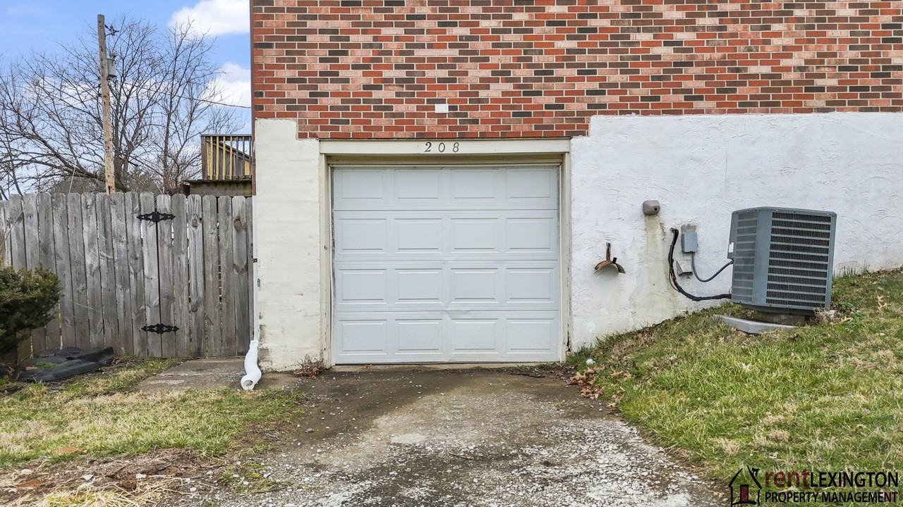 208 Grayson Ct #1 - Photo 4 of 32