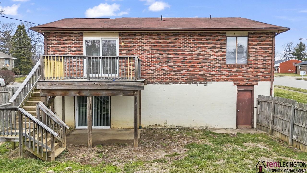 208 Grayson Ct #1 - Photo 5 of 32