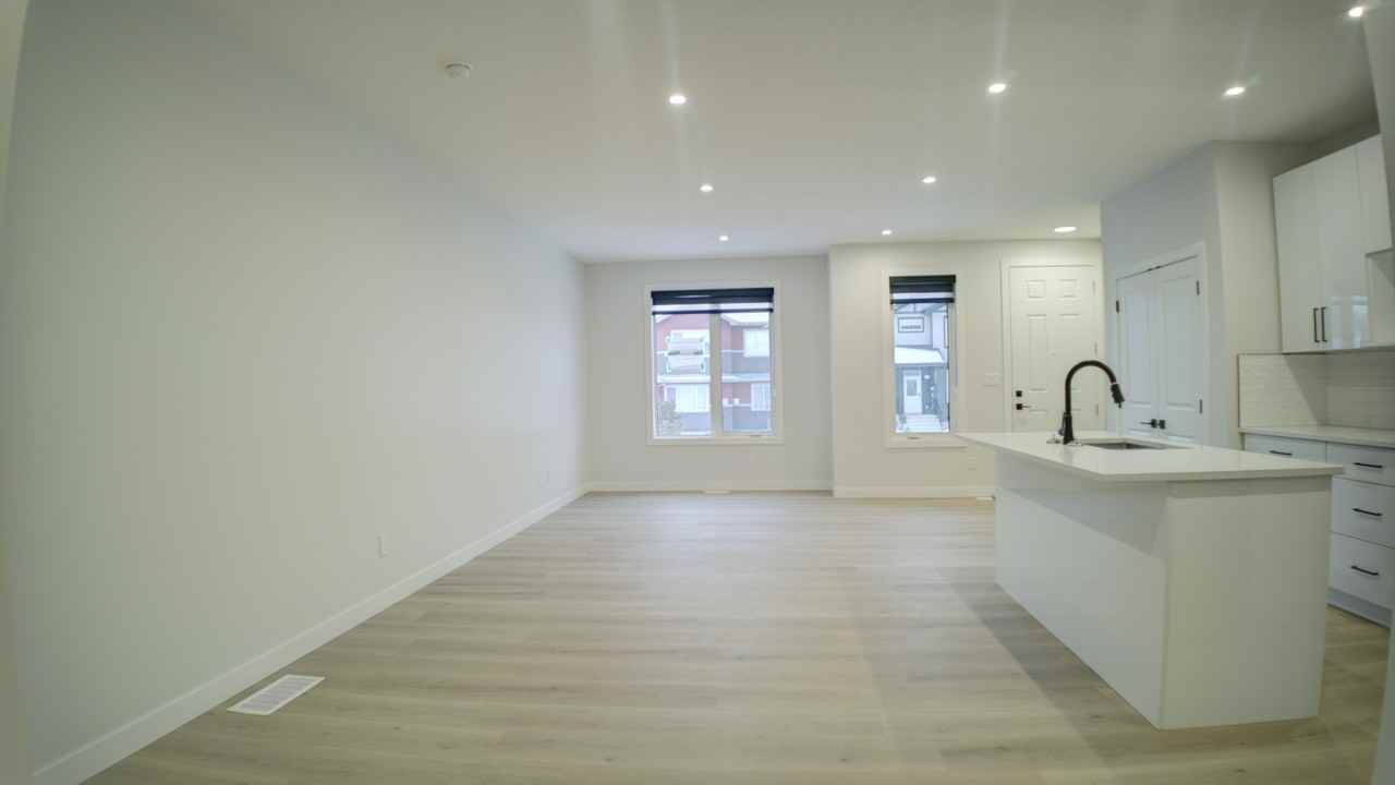 10240 157 St Nw - Photo 4 of 18